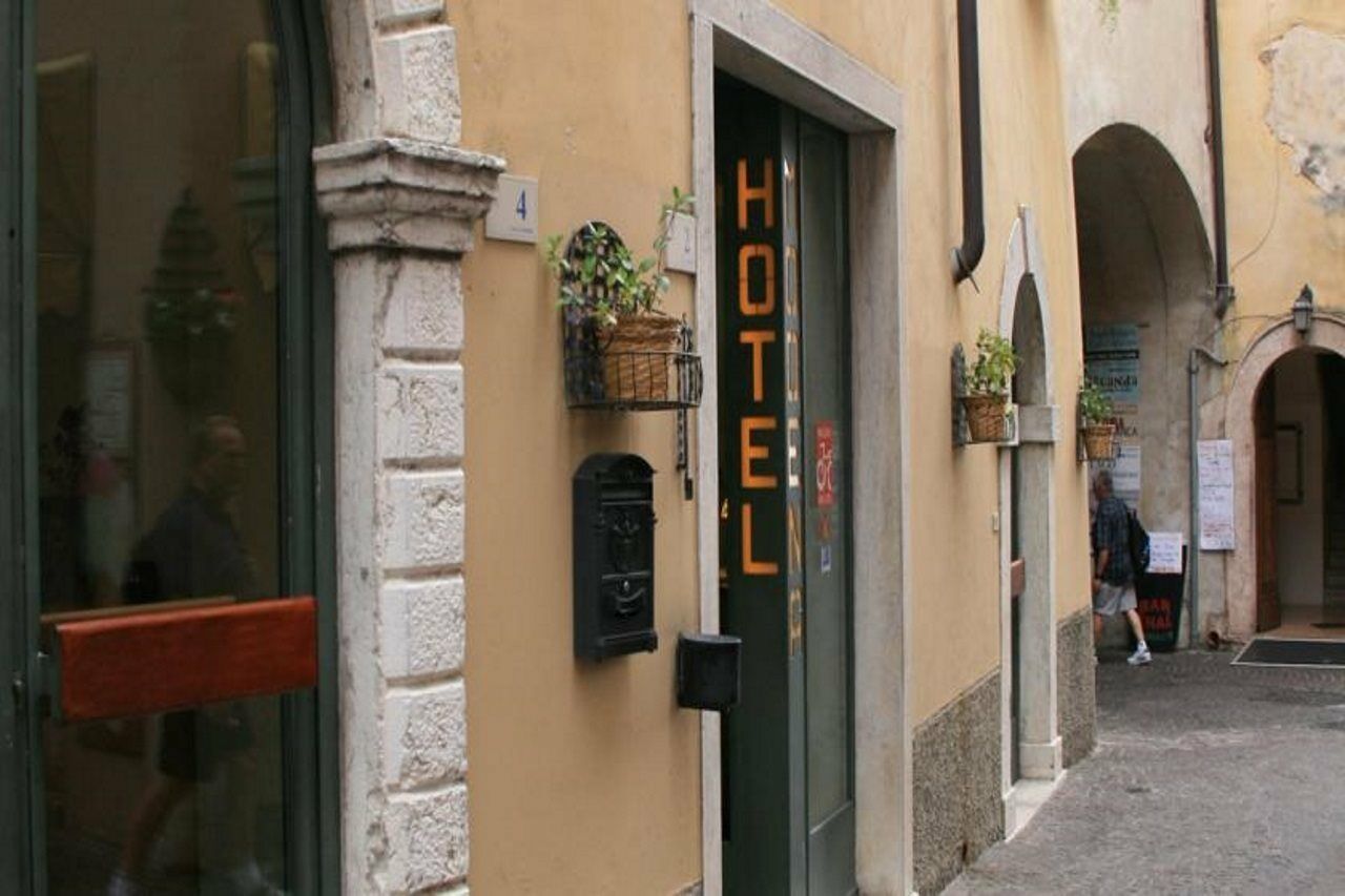 Hotel Modena Old Town Malcesine Zewnętrze zdjęcie